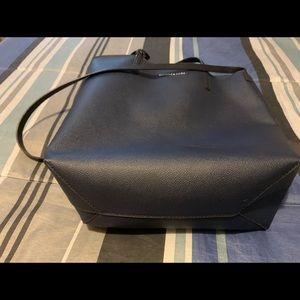 Authentic Michael Kors Bag. Navy Blue Size Large.